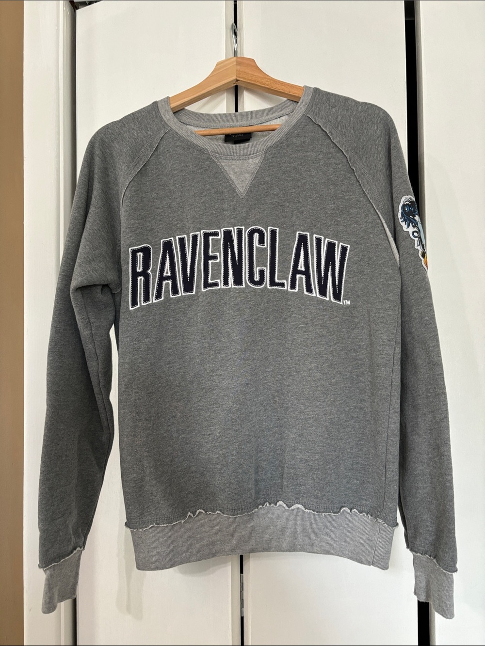 RAVENCLAW the wizarding world of Harry Potter Grey Pullover Sweatshirt